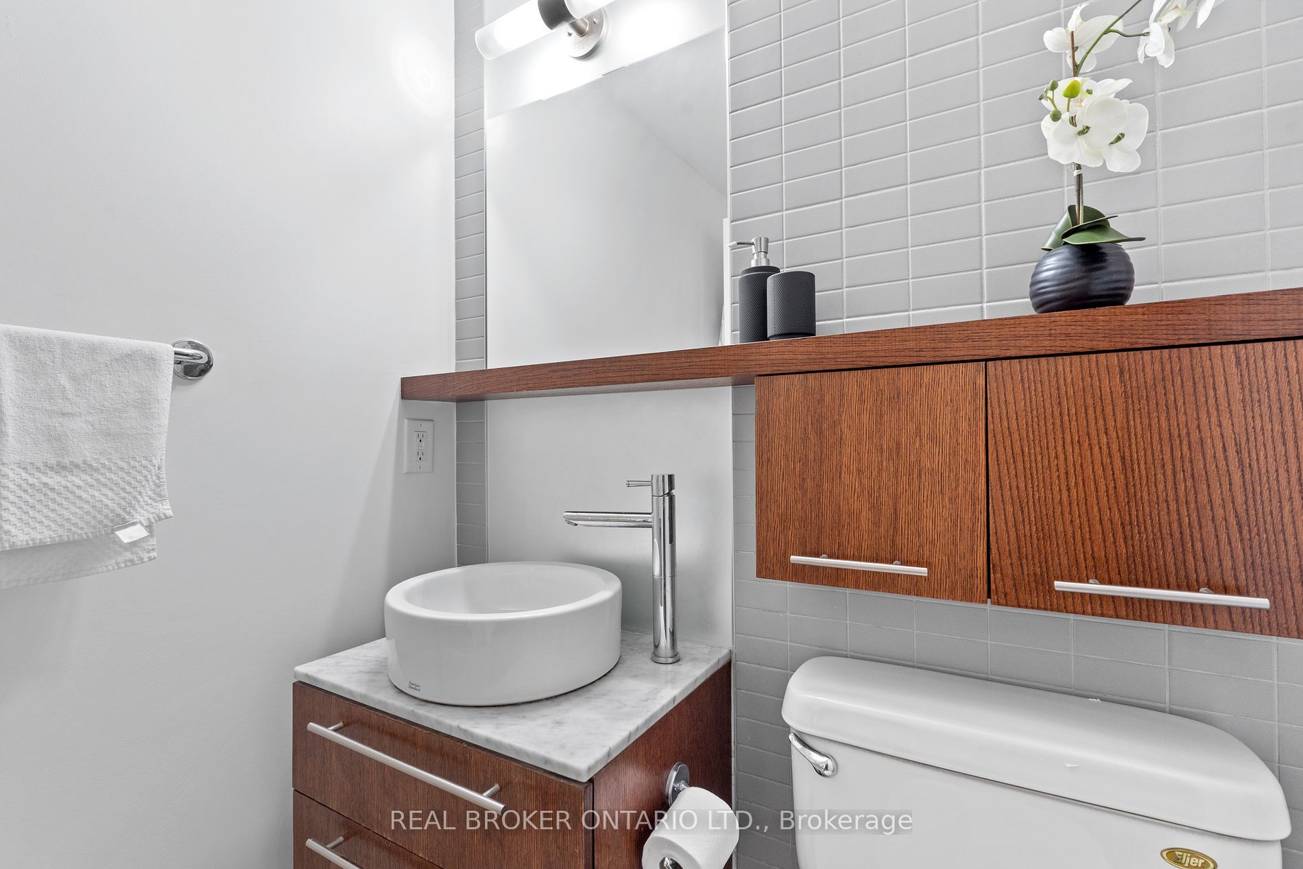 25 Carlton St, #2208