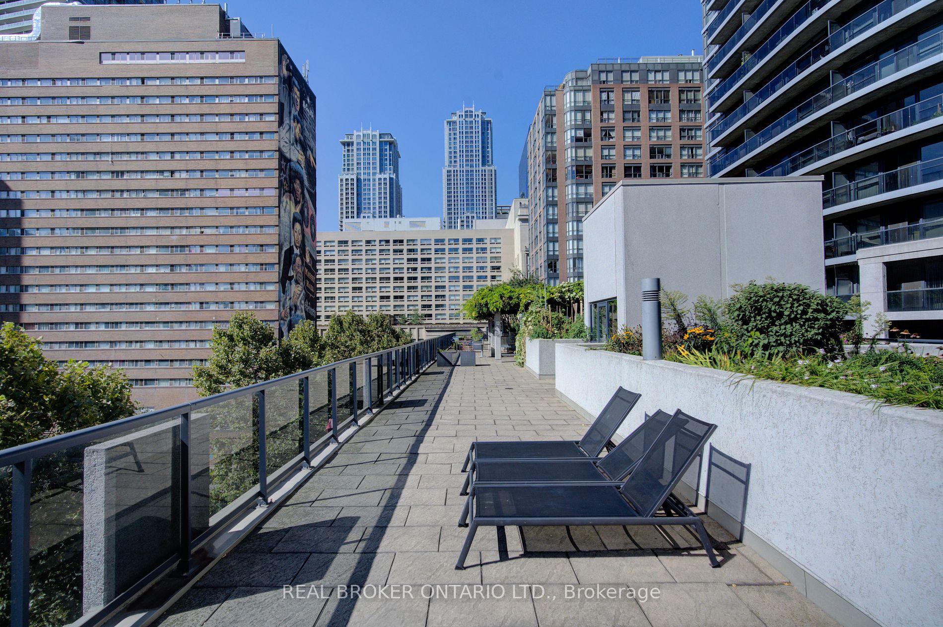 25 Carlton St, #2208