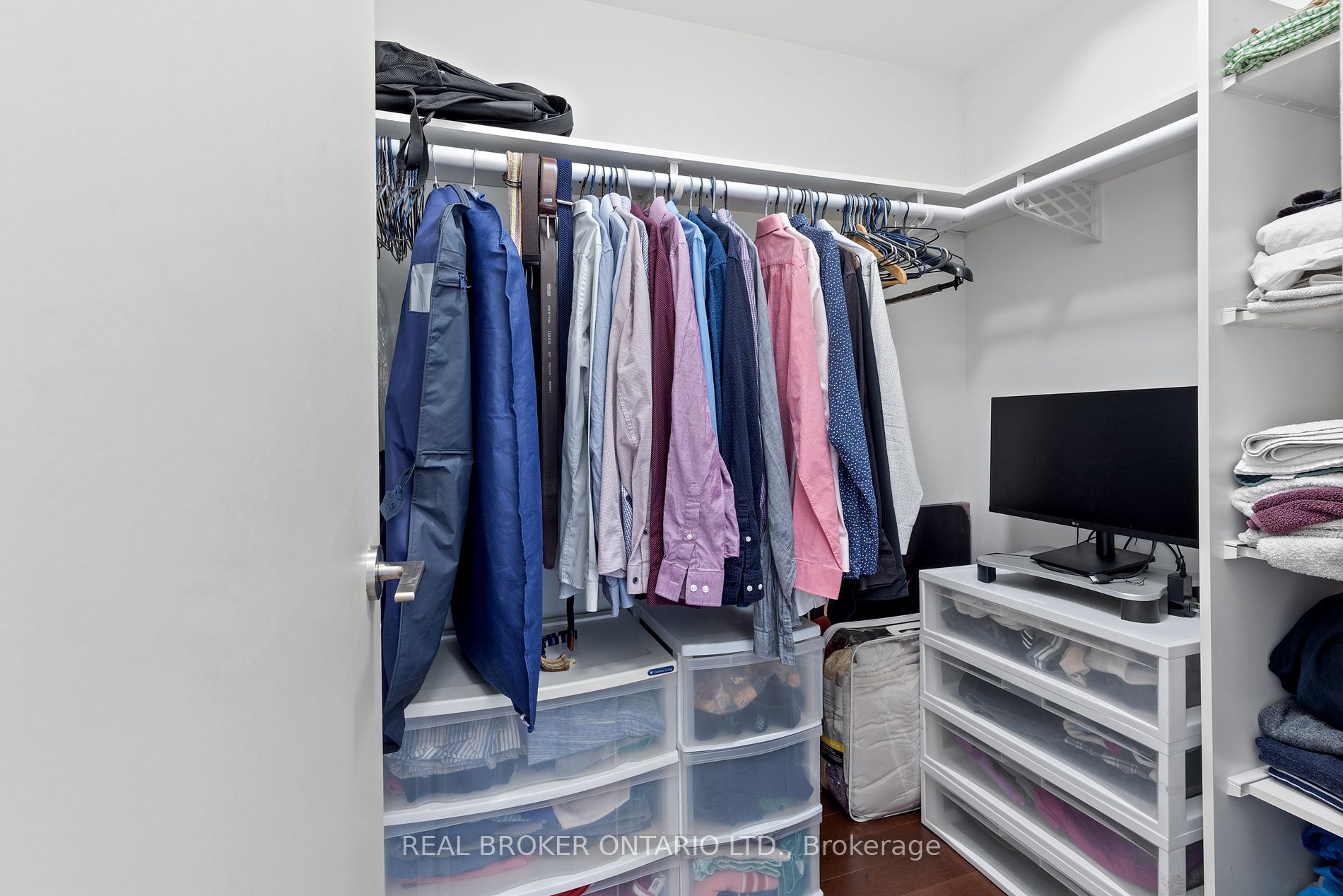 25 Carlton St, #2208
