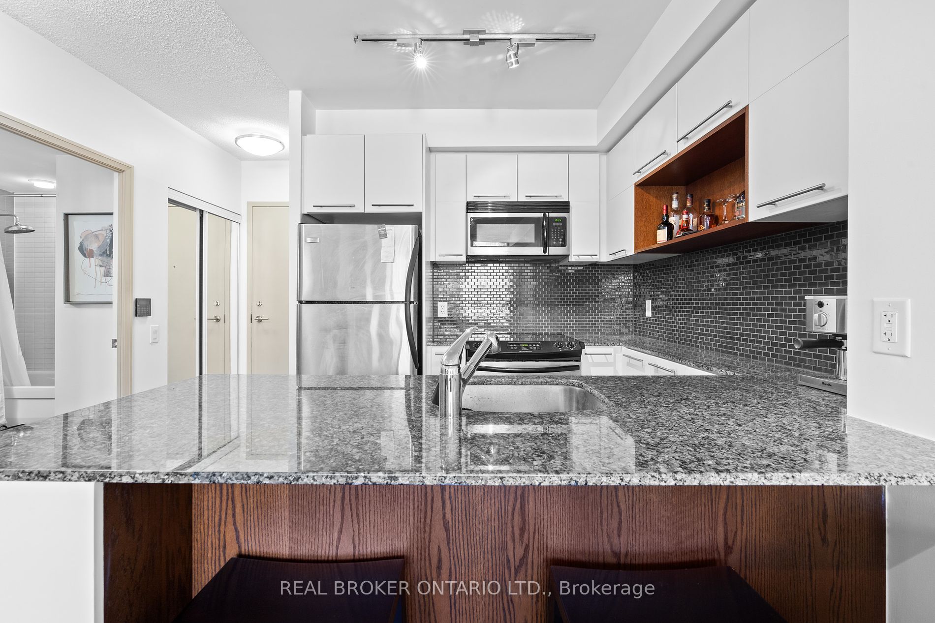 25 Carlton St, #2208