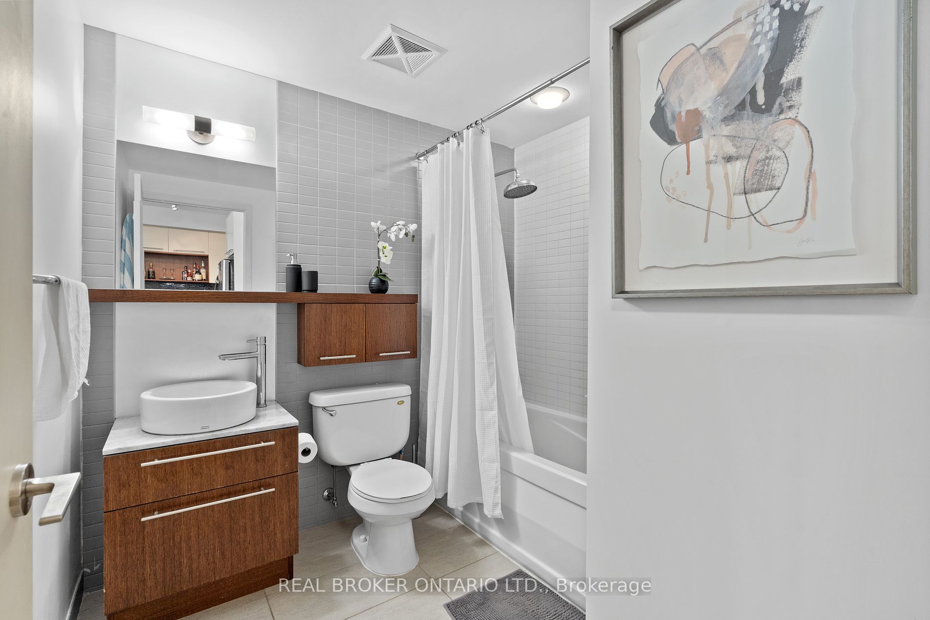 25 Carlton St, #2208