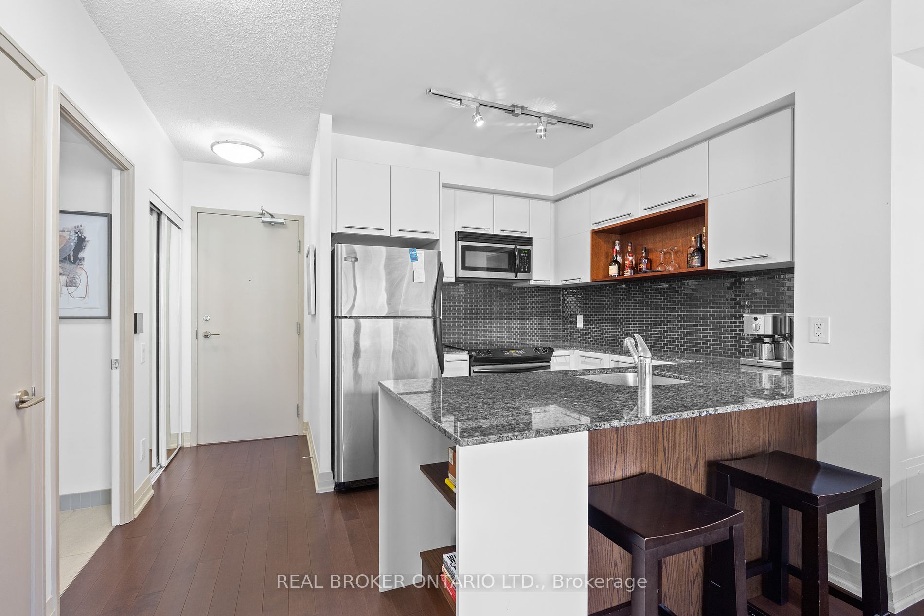25 Carlton St, #2208
