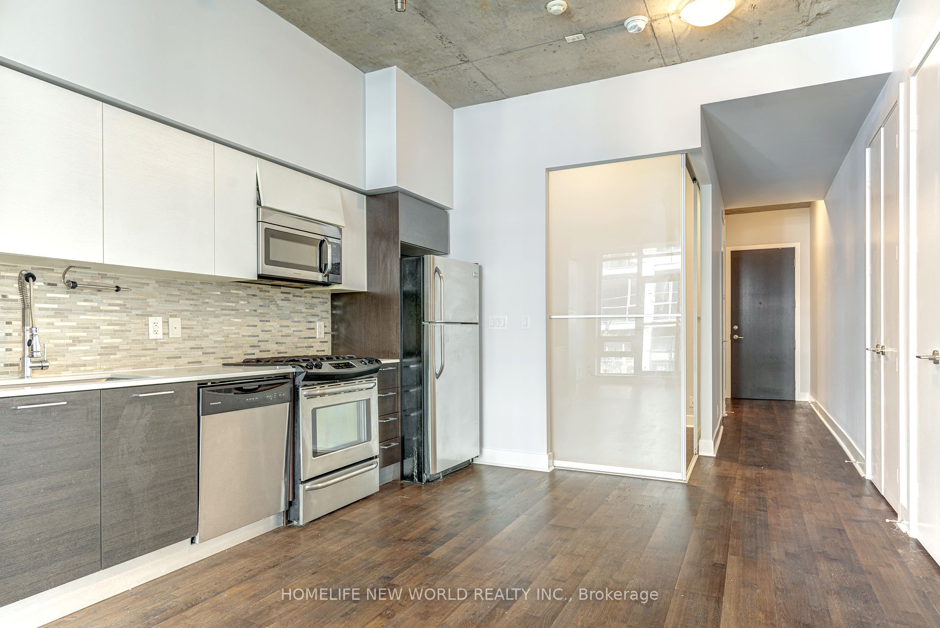 399 Adelaide St W, #215