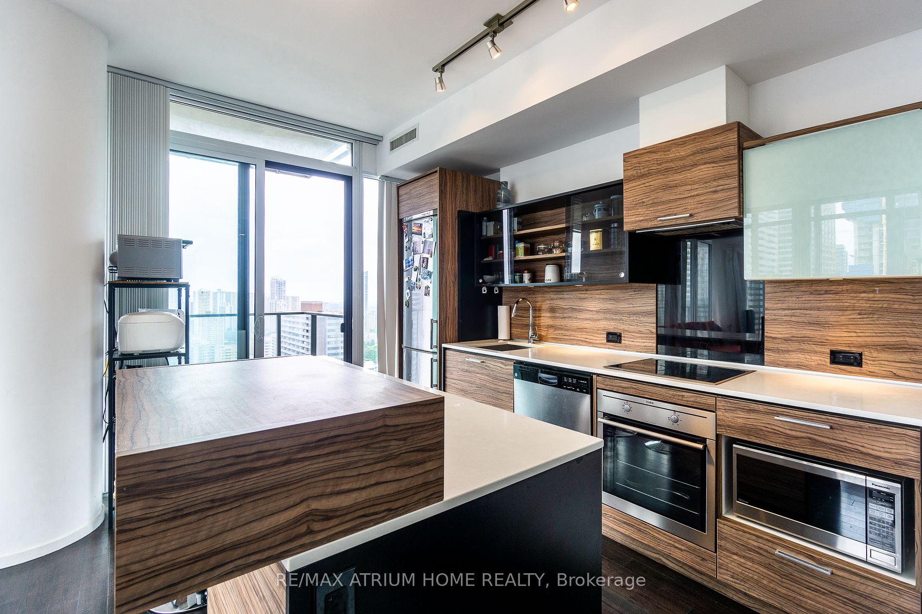 75 St Nicholas St, #2708