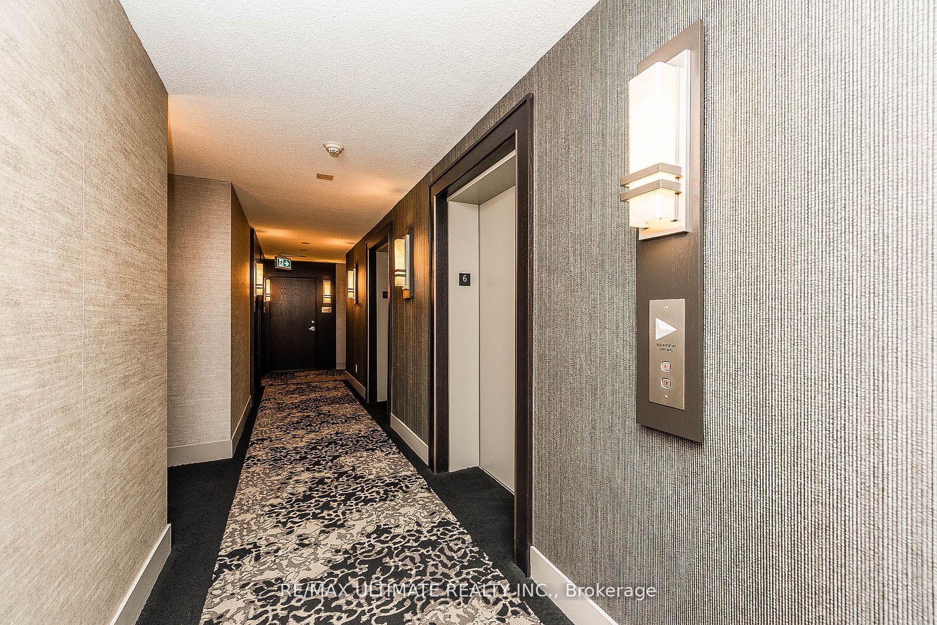 8 York St, #603