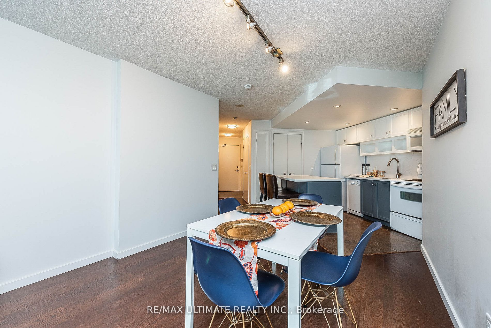 8 York St, #603