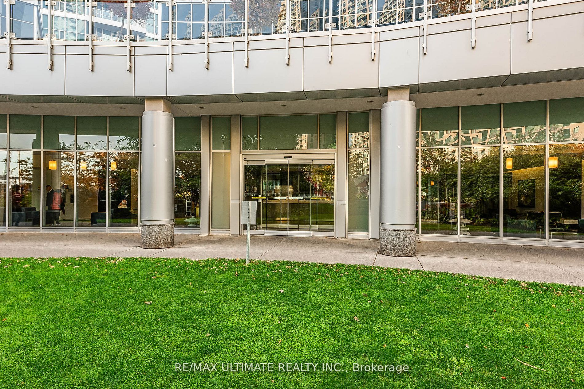 8 York St, #603