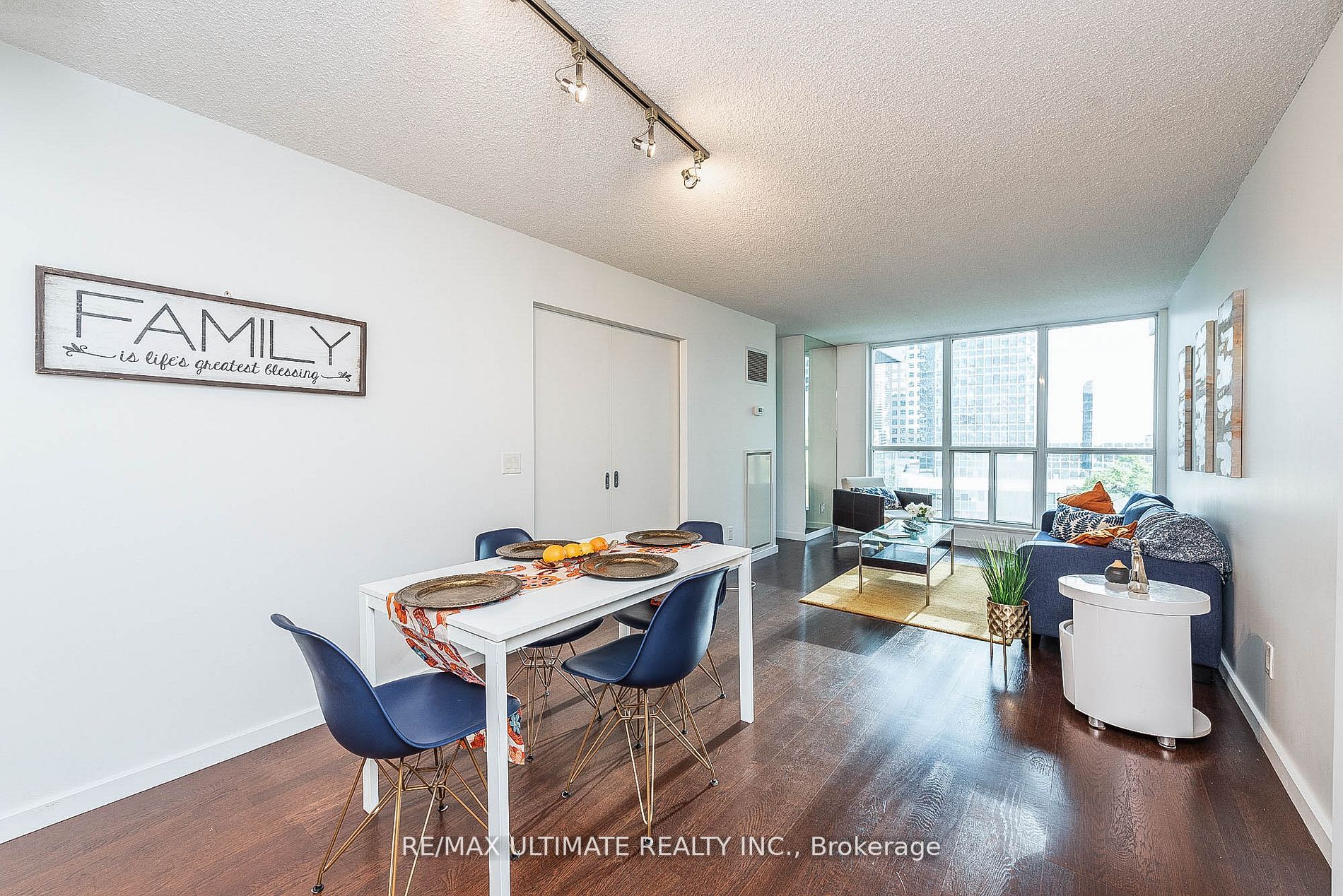 8 York St, #603
