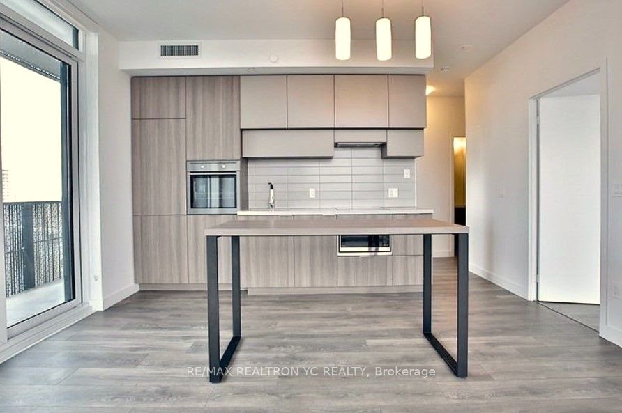 8 Eglinton Ave E, #3702