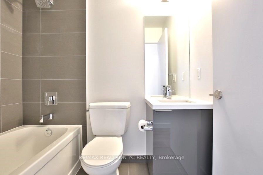 8 Eglinton Ave E, #3702