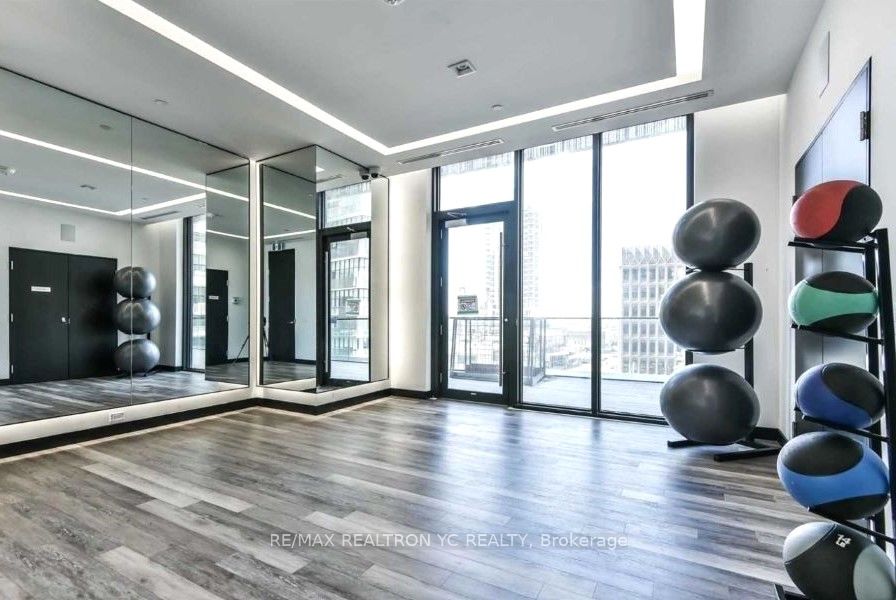 8 Eglinton Ave E, #3702