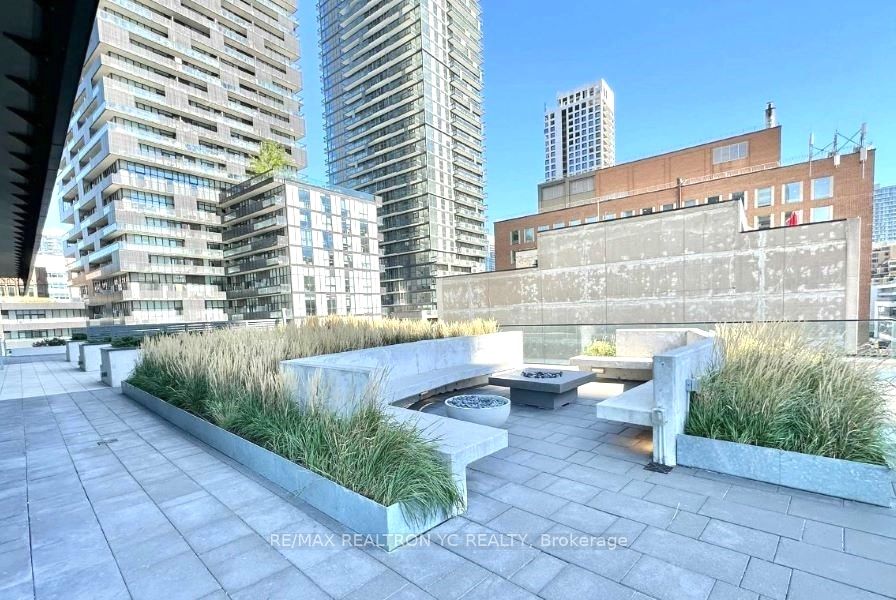 8 Eglinton Ave E, #3702