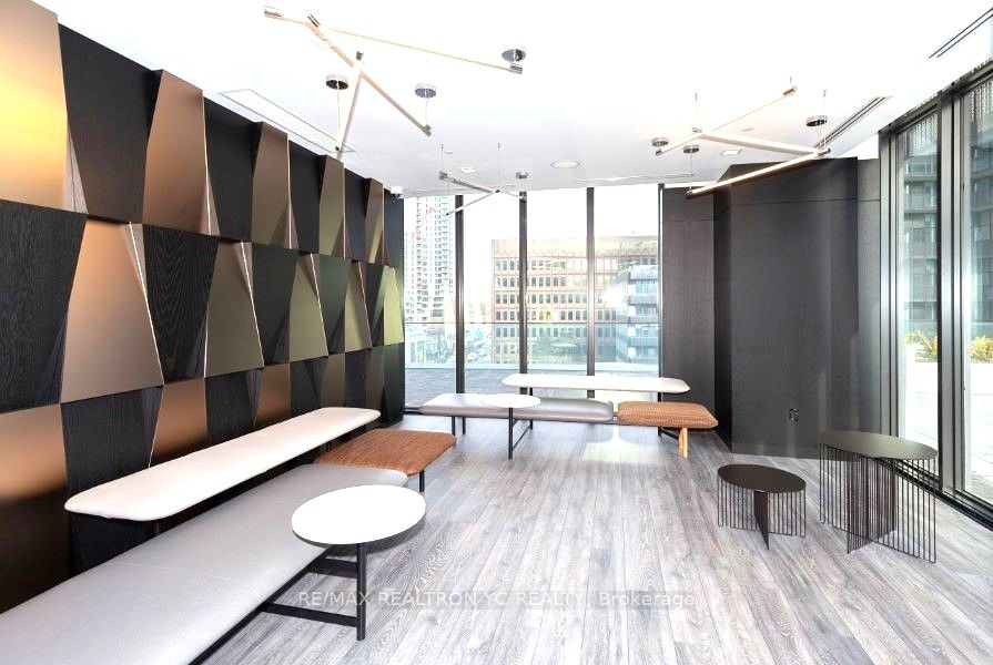 8 Eglinton Ave E, #3702