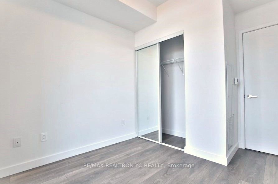 8 Eglinton Ave E, #3702