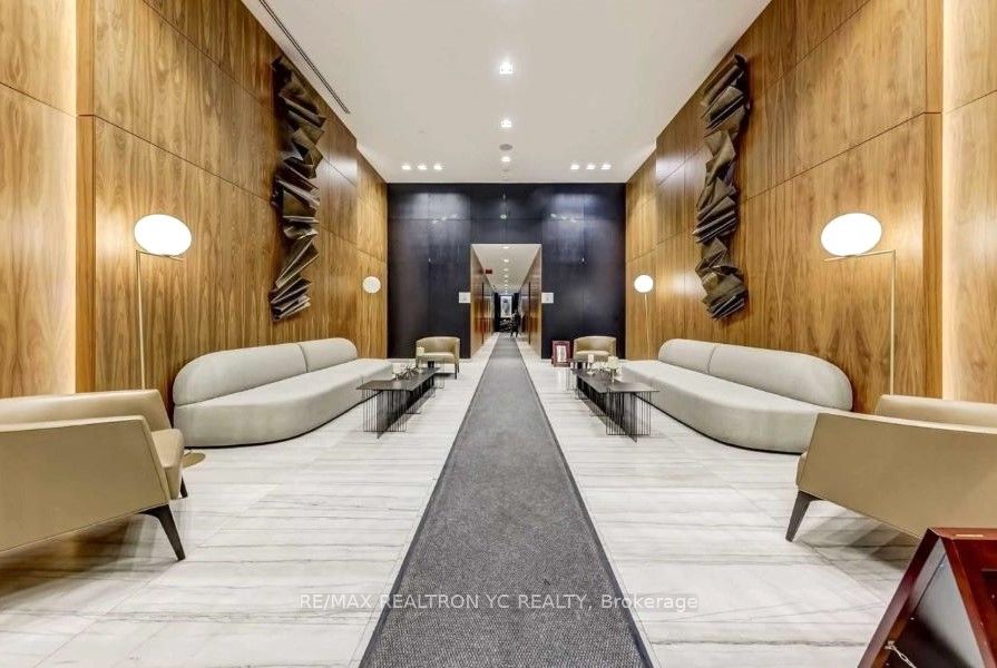 8 Eglinton Ave E, #3702