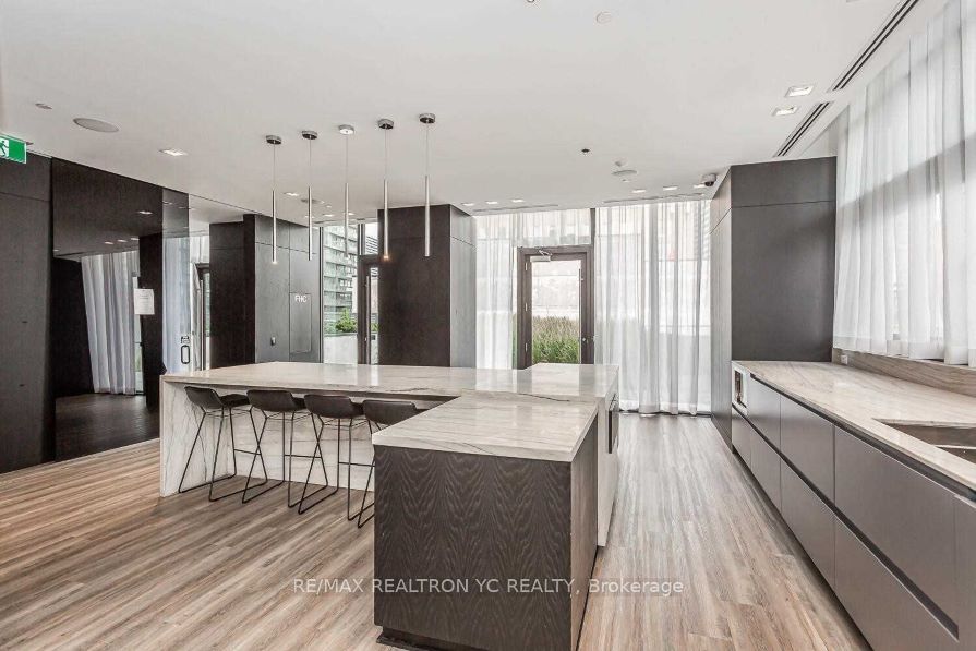 8 Eglinton Ave E, #3702