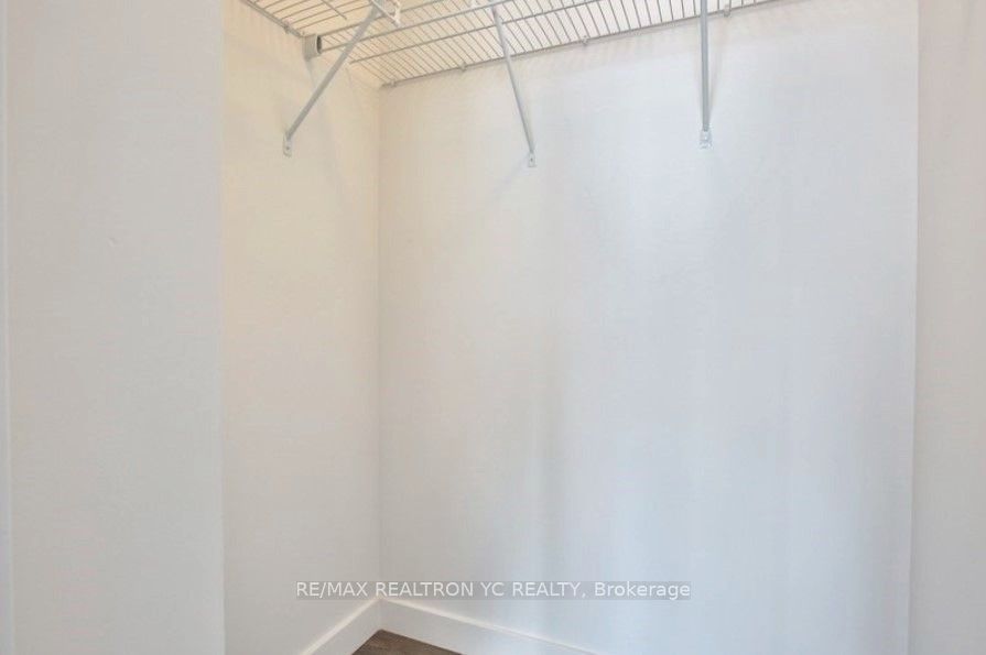 8 Eglinton Ave E, #3702