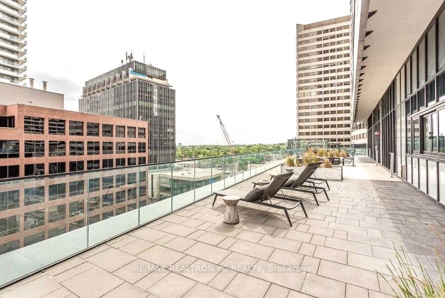 8 Eglinton Ave E, #3702