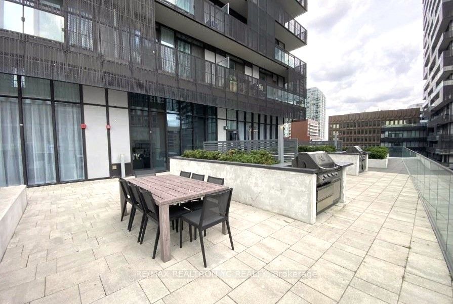 8 Eglinton Ave E, #3702