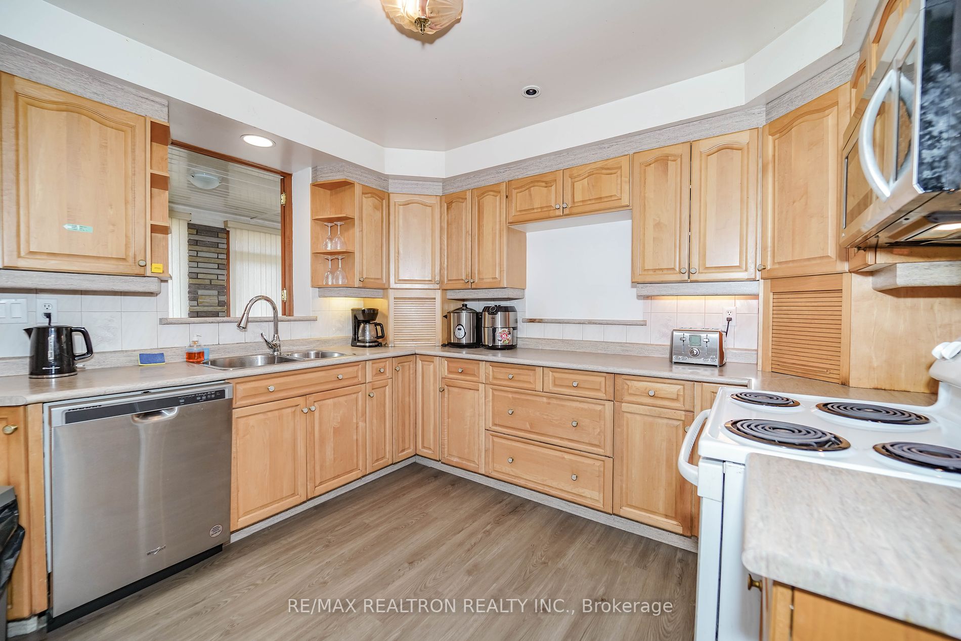 599 Conacher Drive