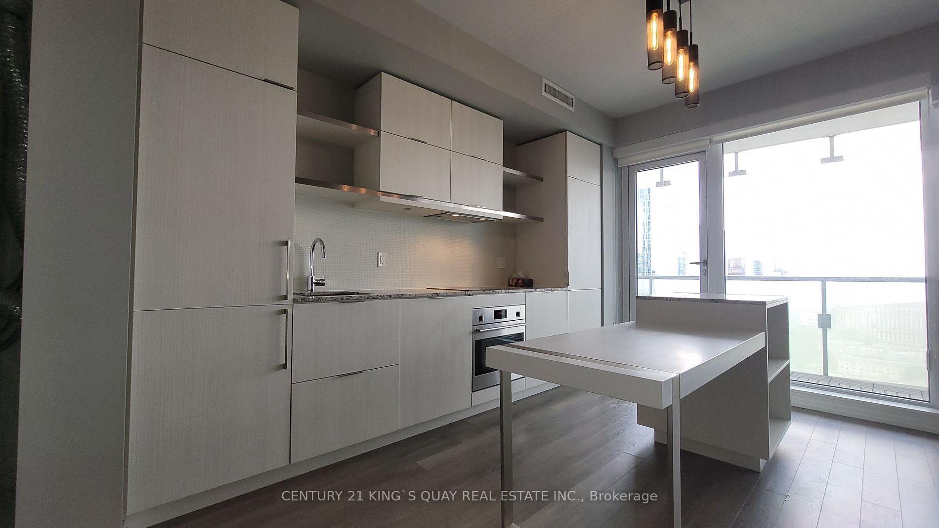 197 Yonge St, #2511
