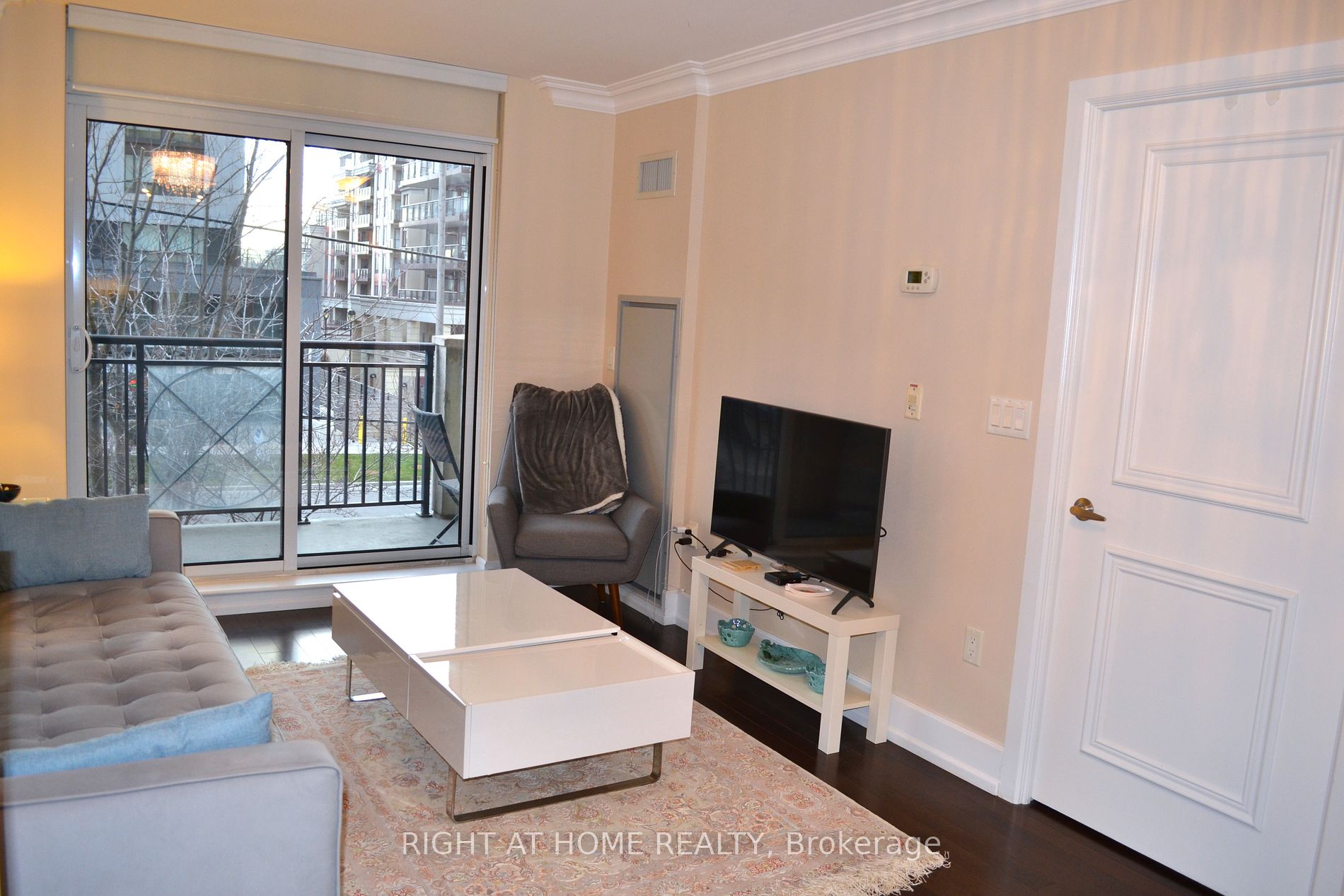 650 Sheppard Avenue E, #221