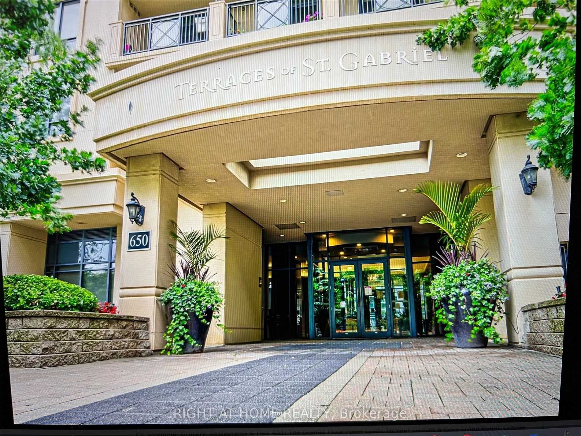 650 Sheppard Avenue E, #221