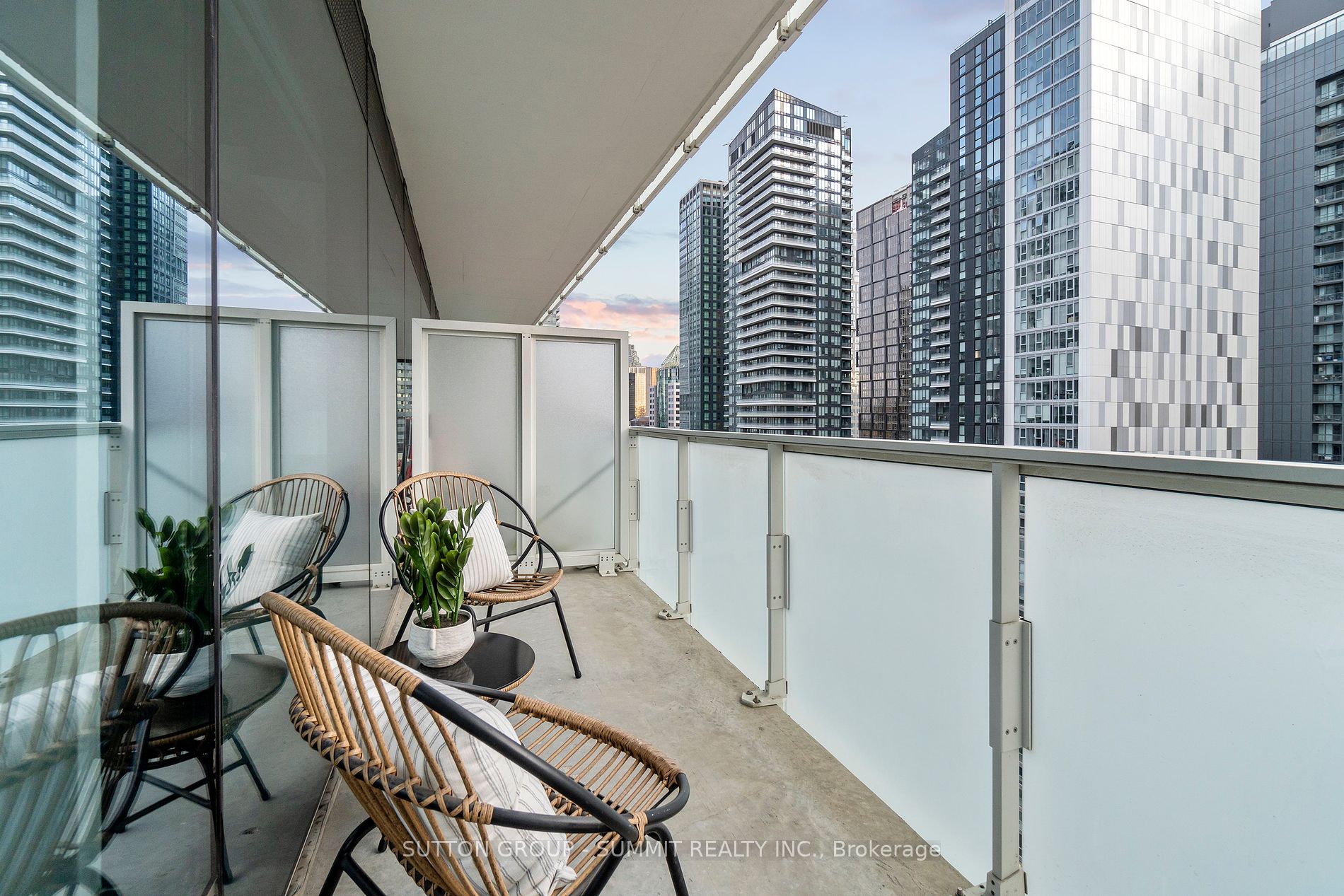 11 Charlotte St, #2501