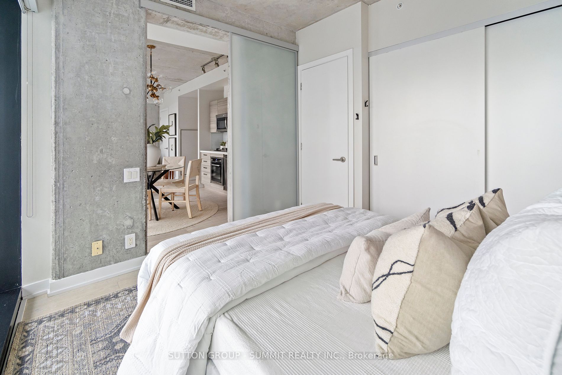 11 Charlotte St, #2501