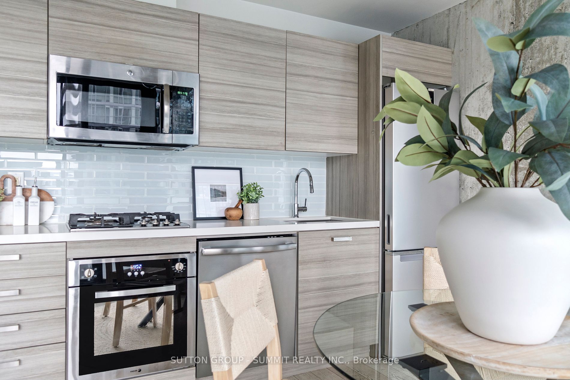 11 Charlotte St, #2501