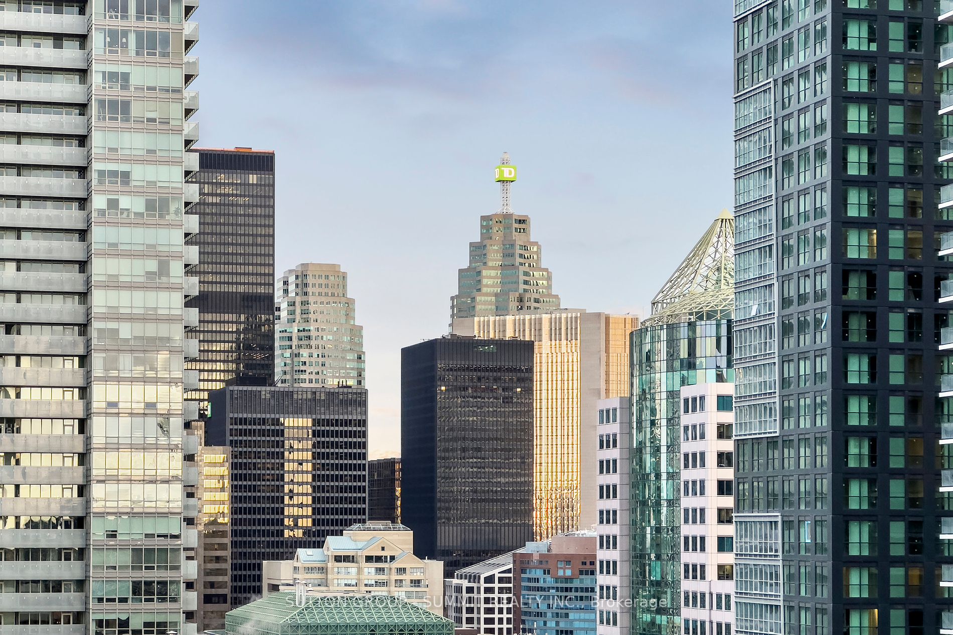 11 Charlotte St, #2501