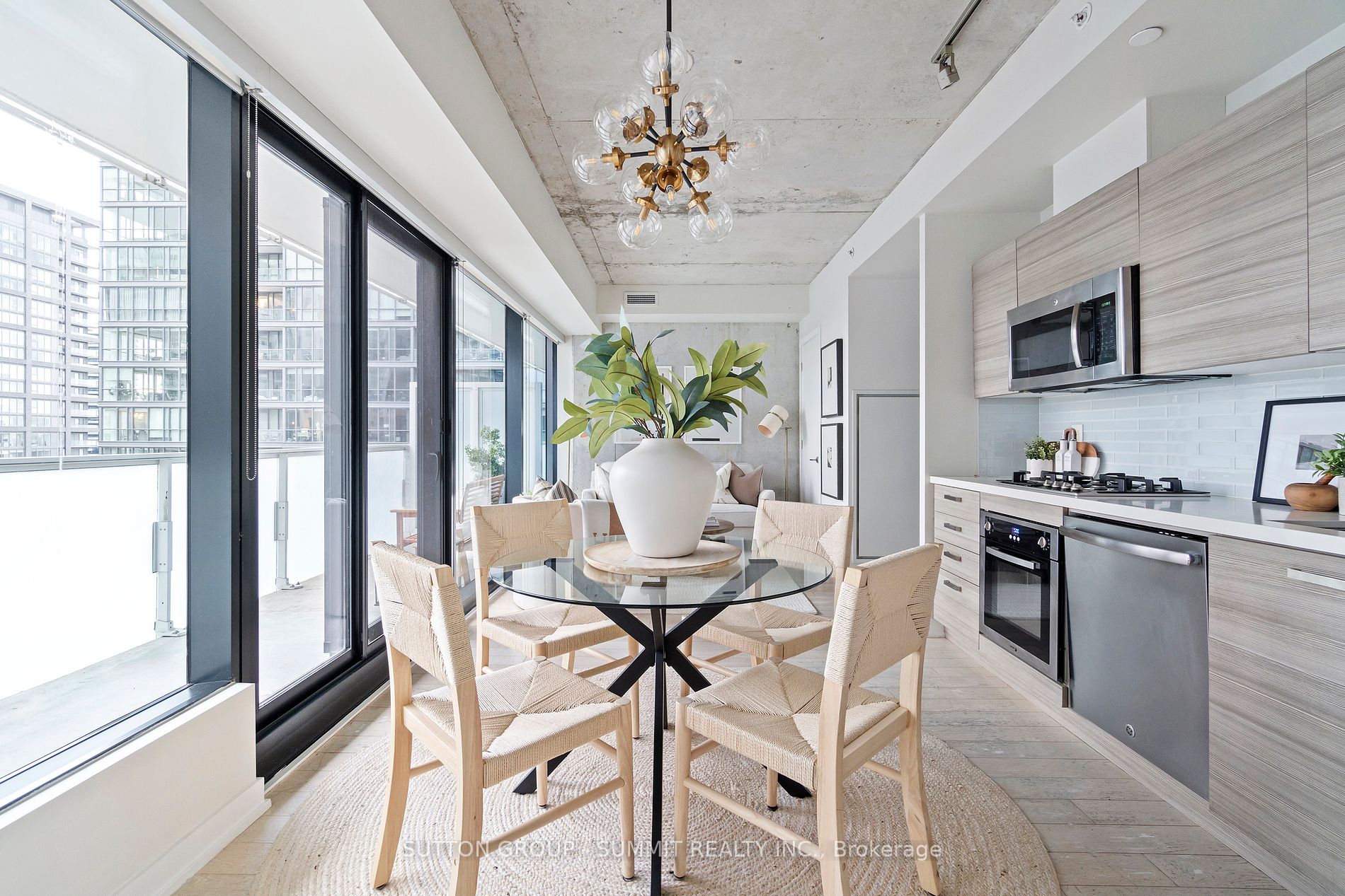 11 Charlotte St, #2501