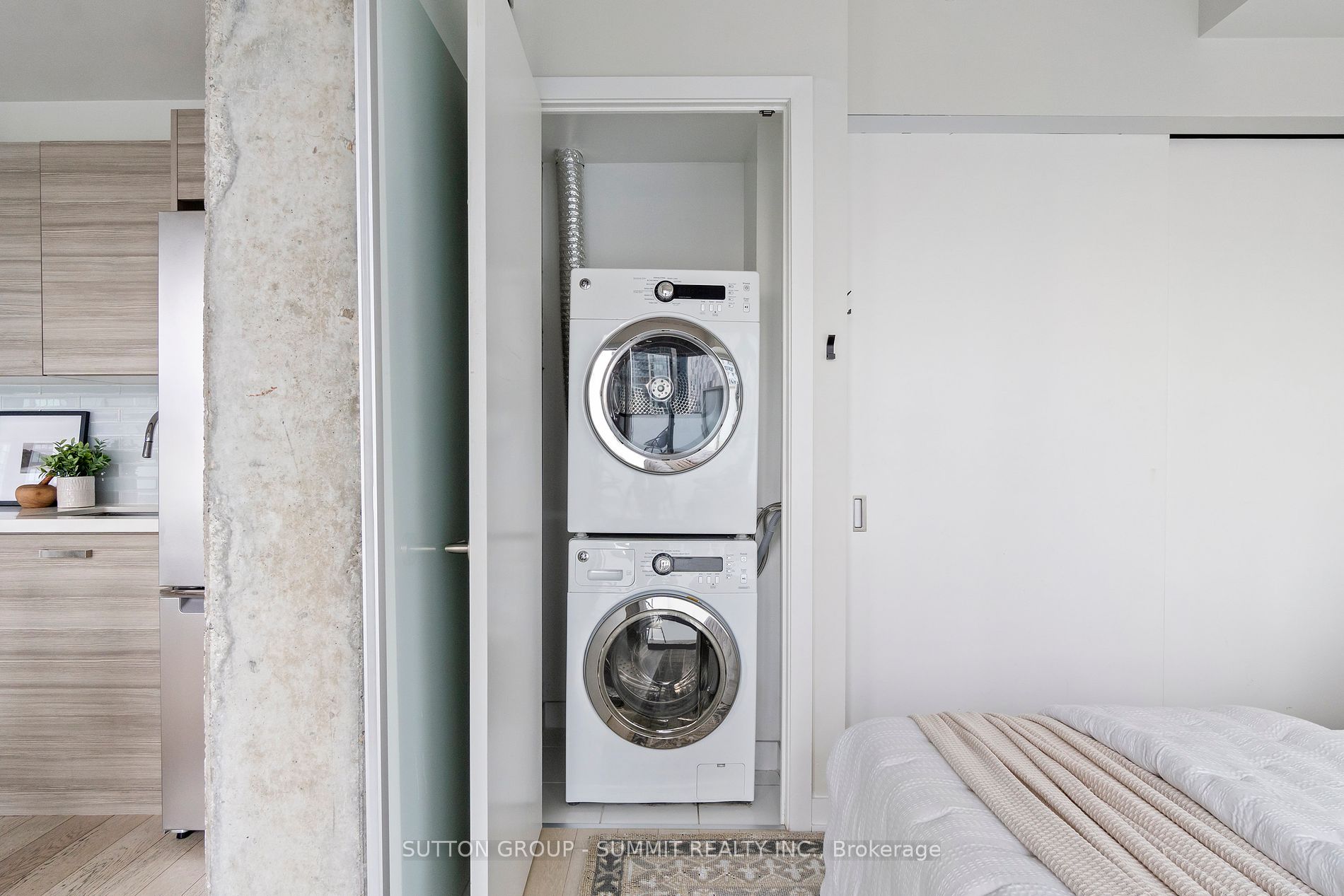 11 Charlotte St, #2501