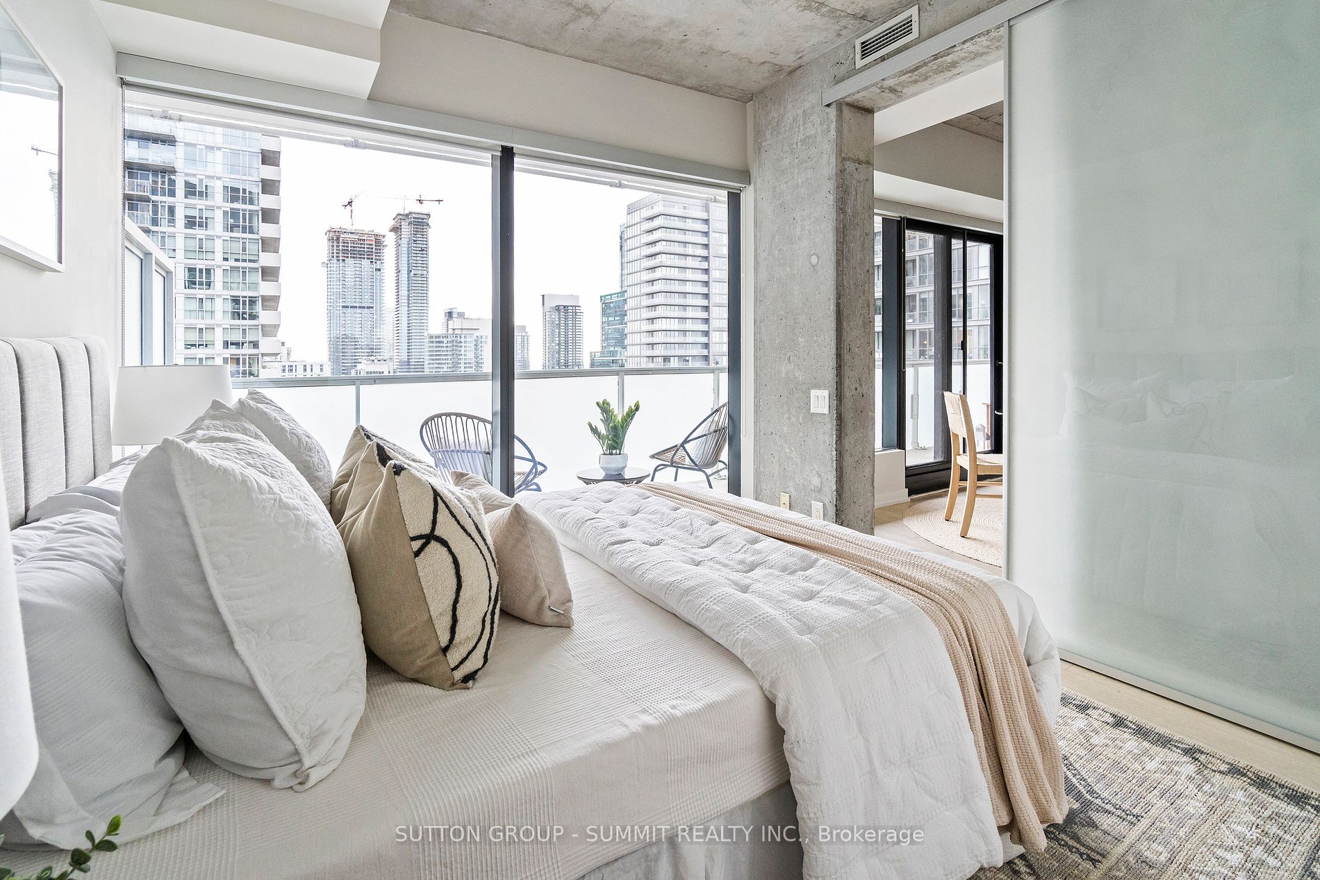 11 Charlotte St, #2501