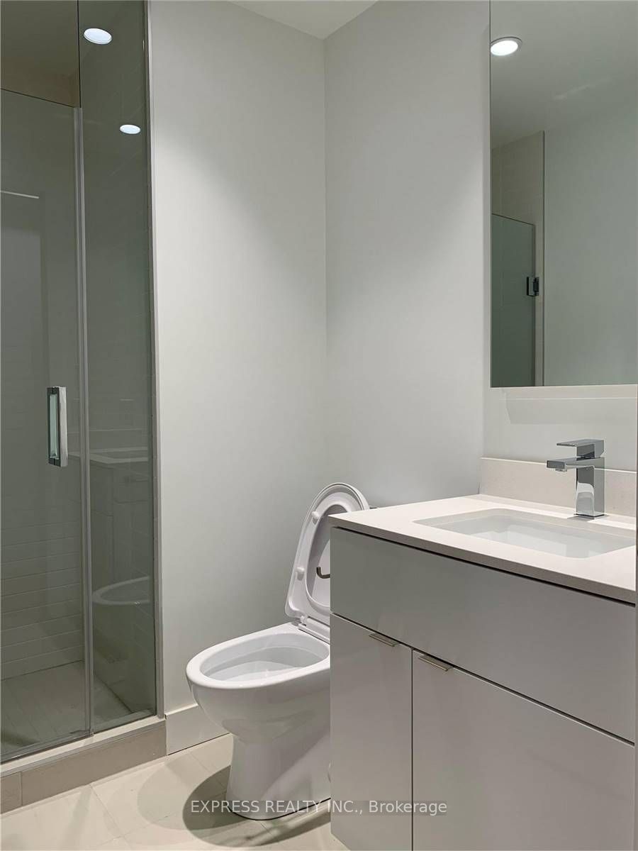 7 Grenville Street, #802