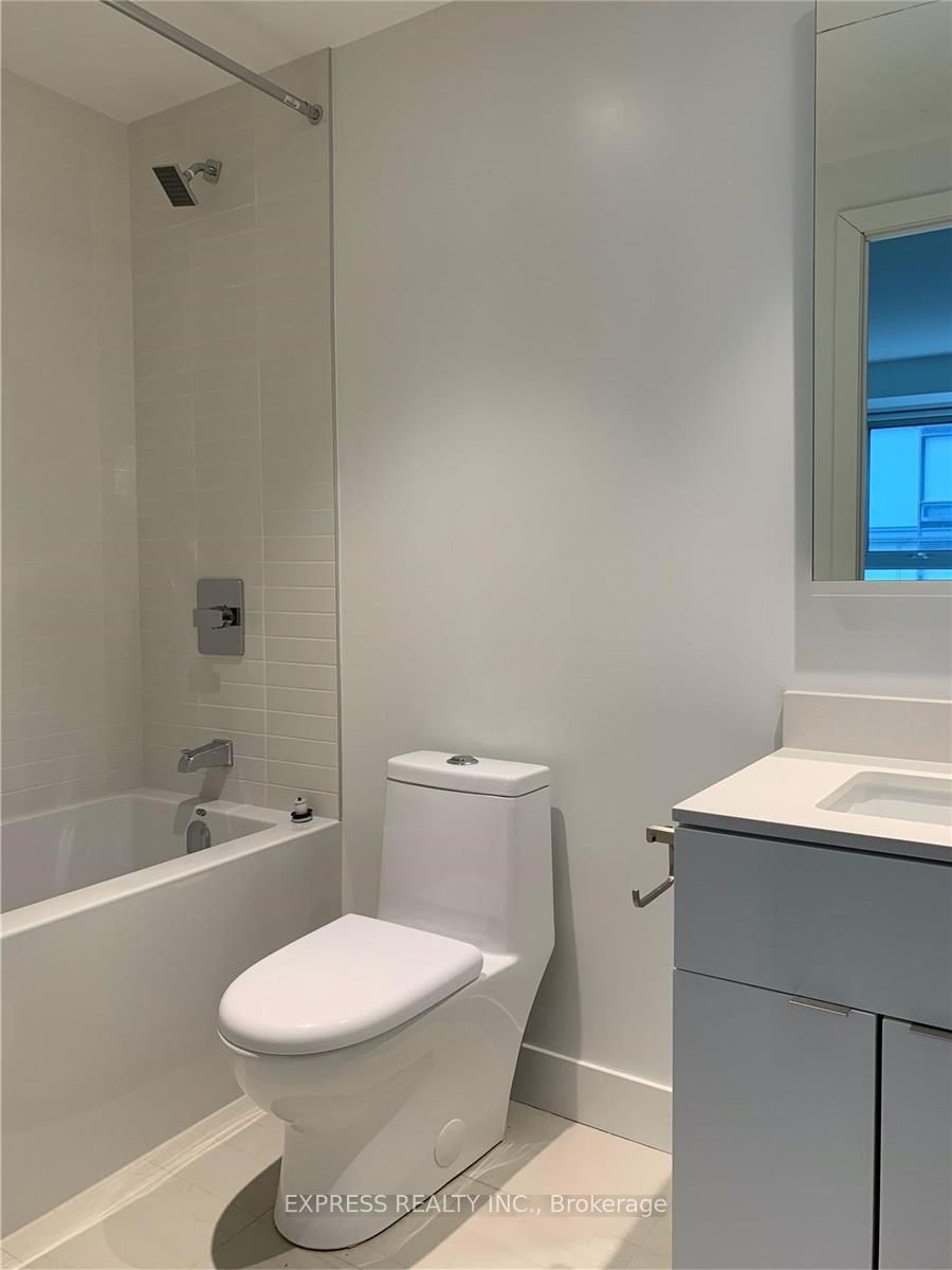 7 Grenville Street, #802