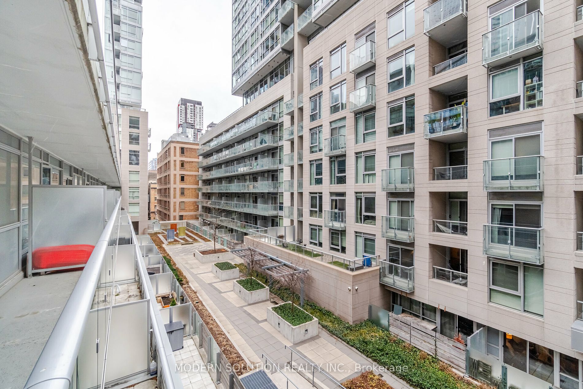 30 Nelson St, #410