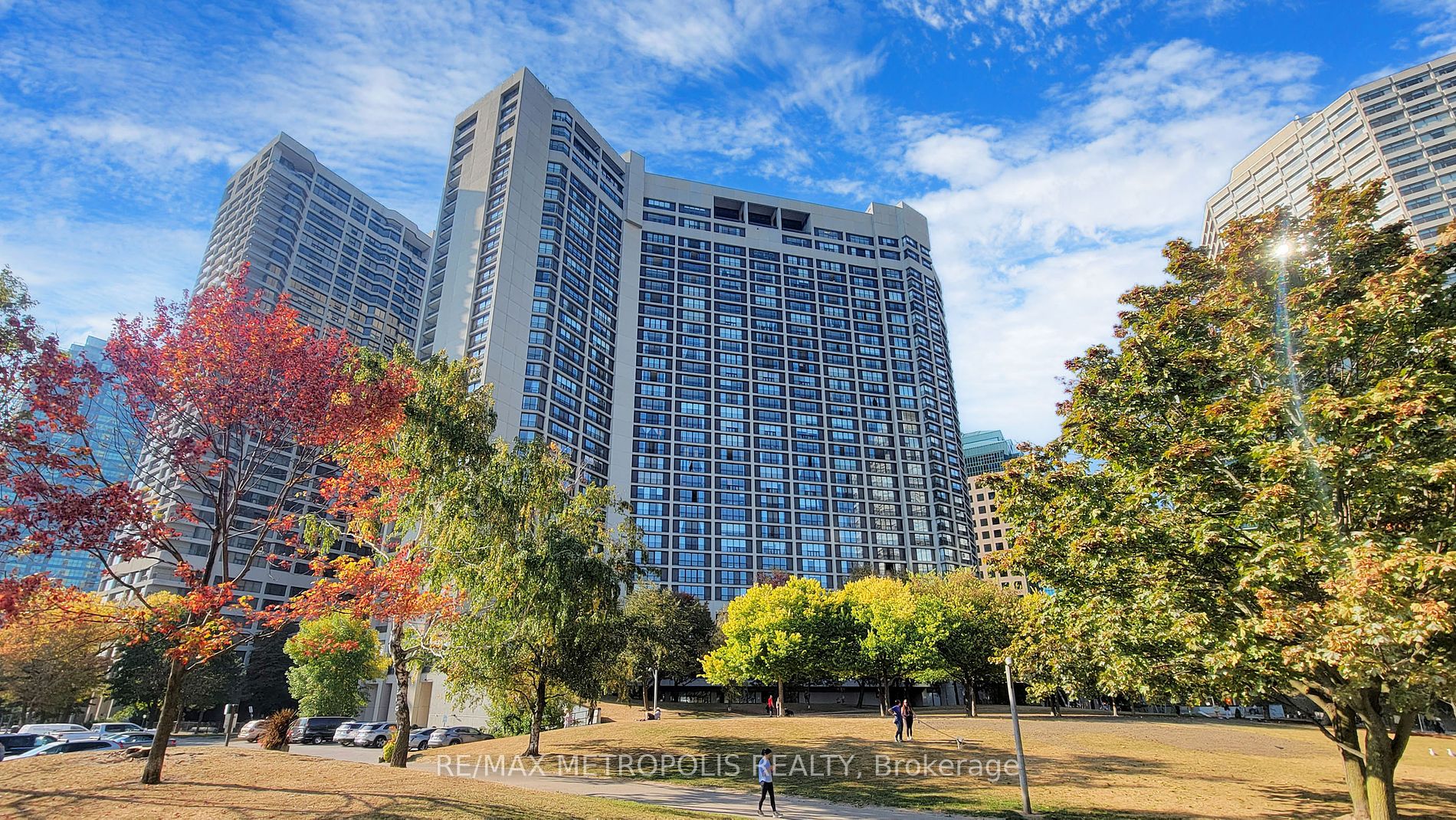 33 Harbour Square #1434