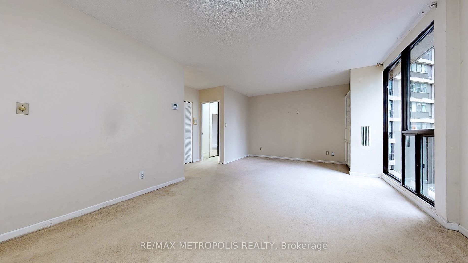 33 Harbour Square #1434