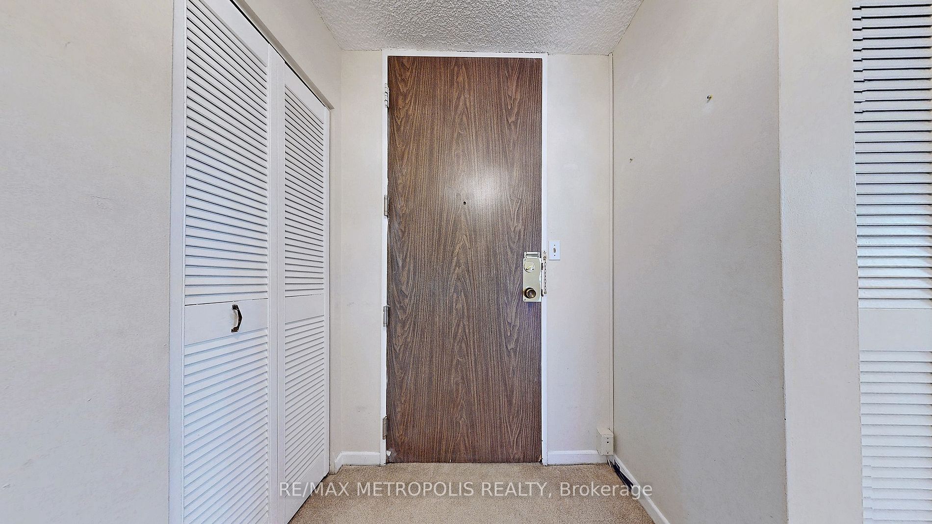 33 Harbour Square #1434