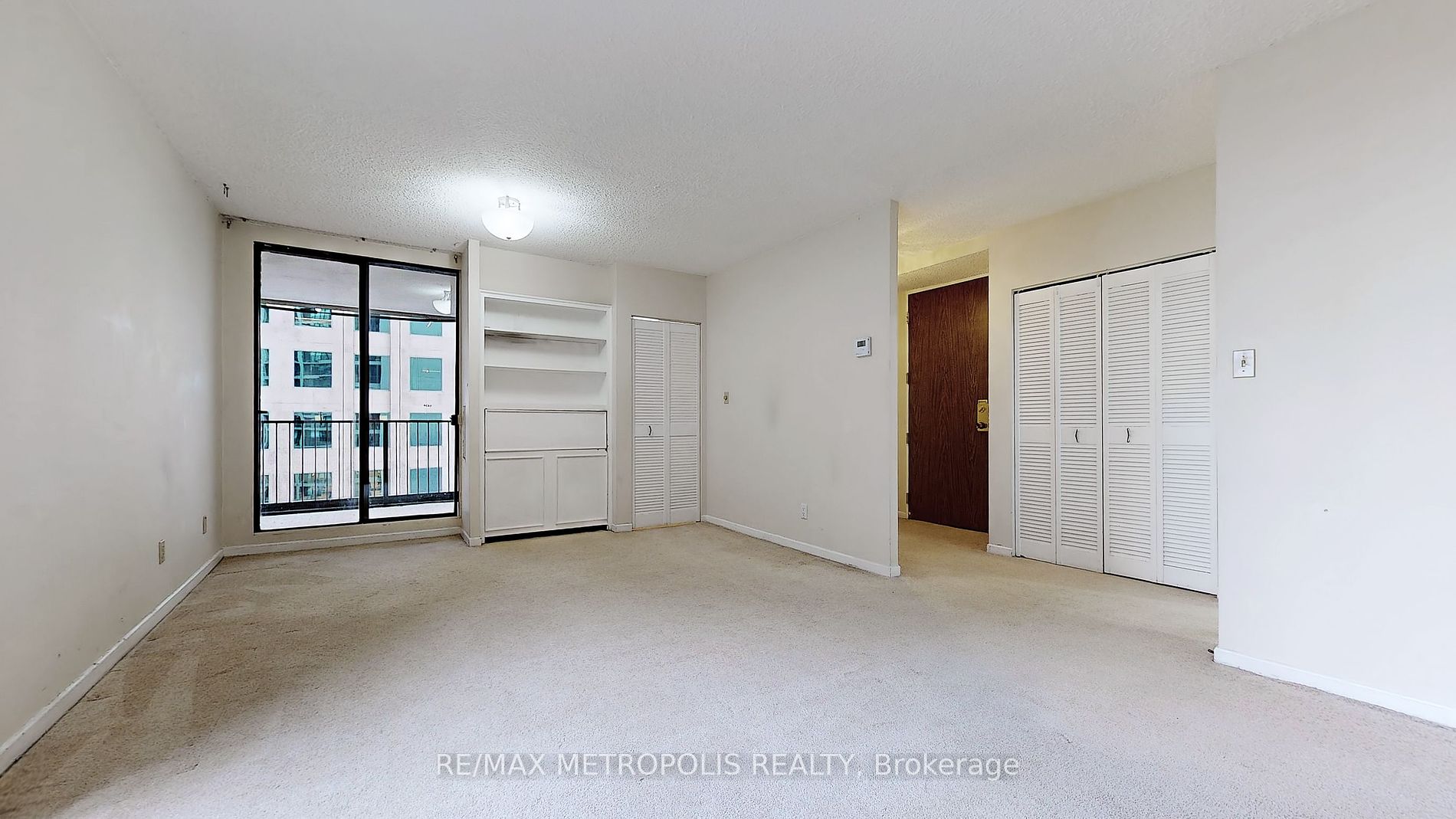 33 Harbour Square #1434