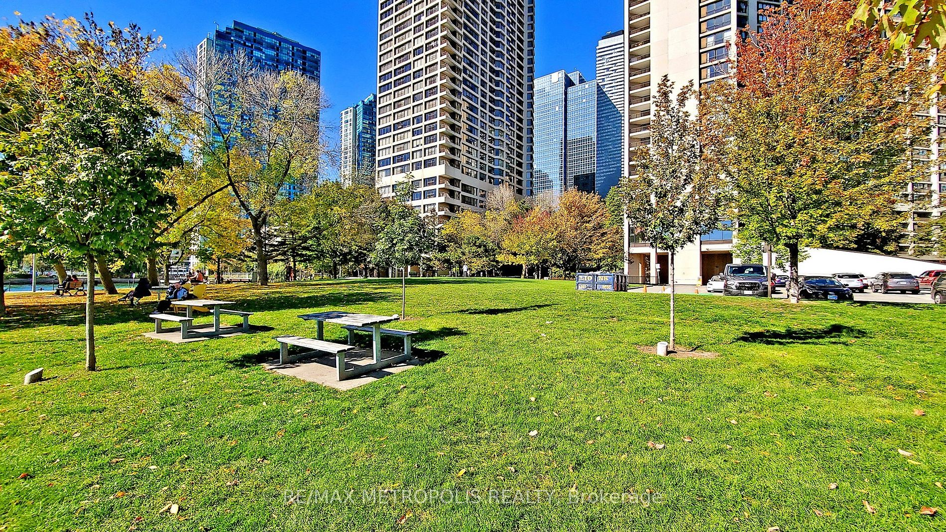 33 Harbour Square #1434