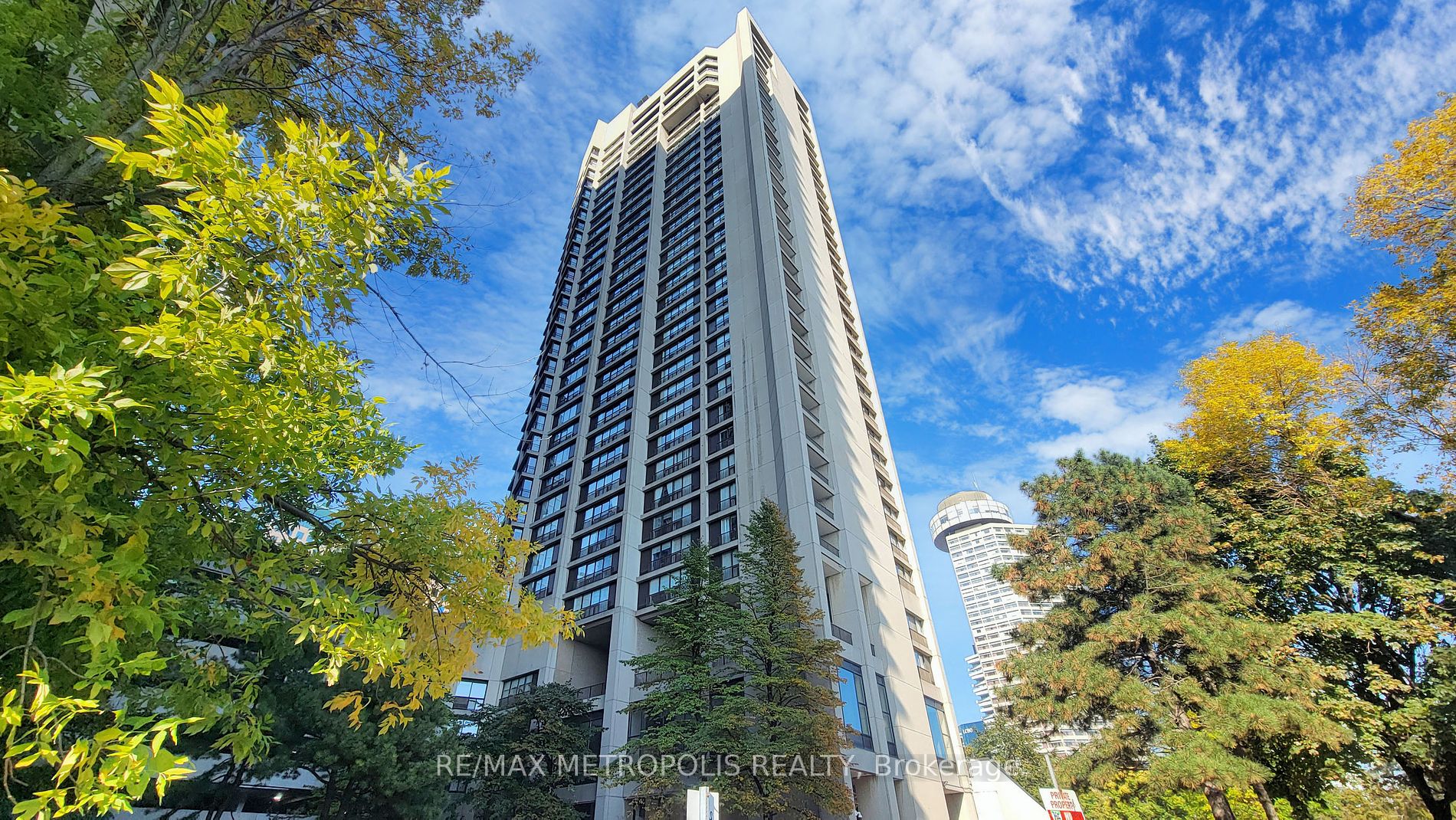 33 Harbour Square #1434