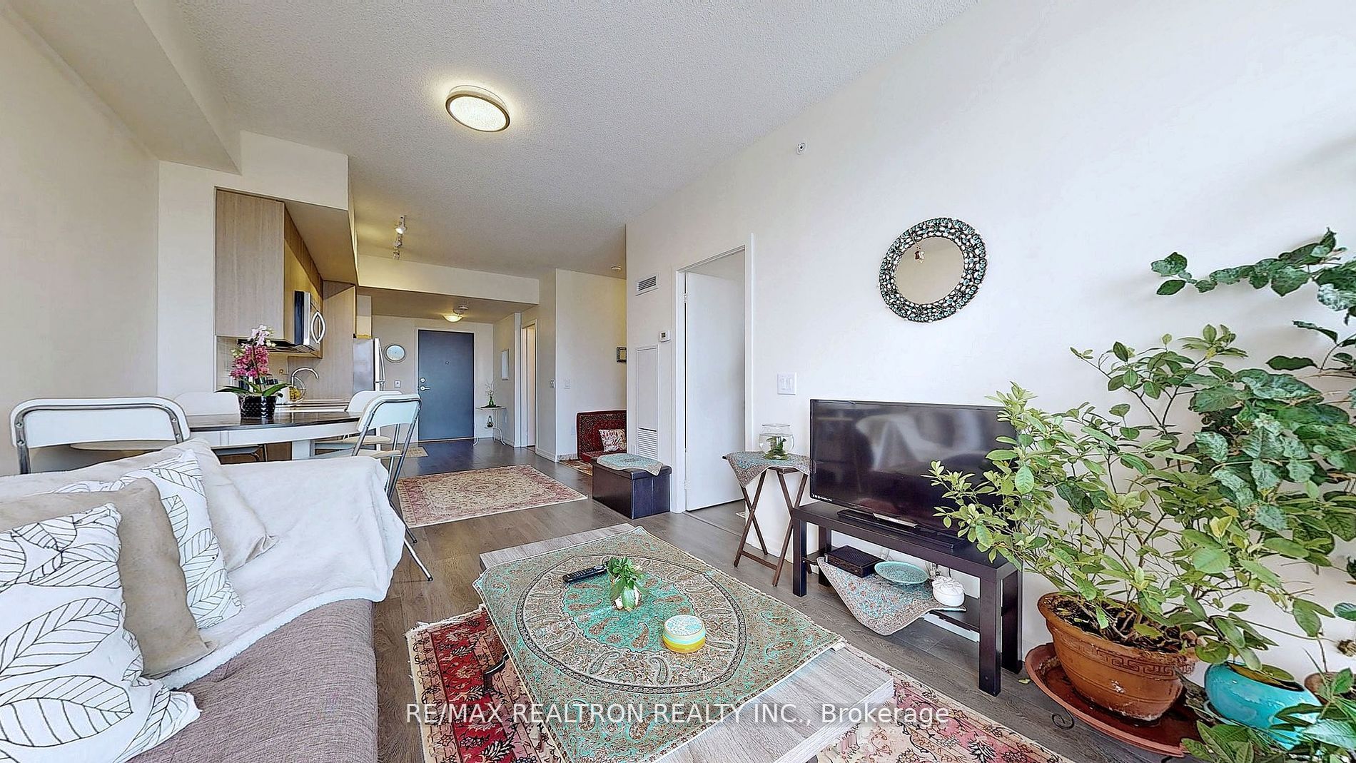 3237 Bayview Avenue, #803