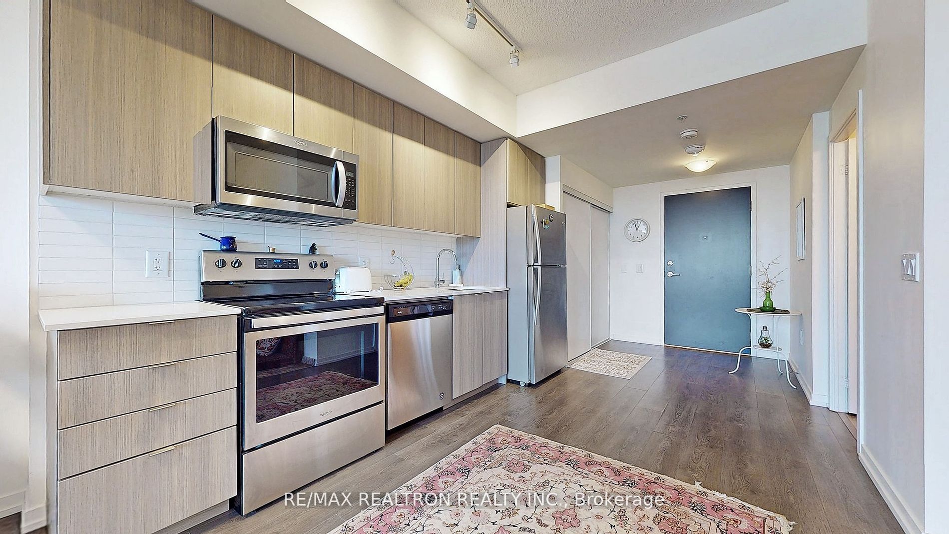 3237 Bayview Avenue, #803