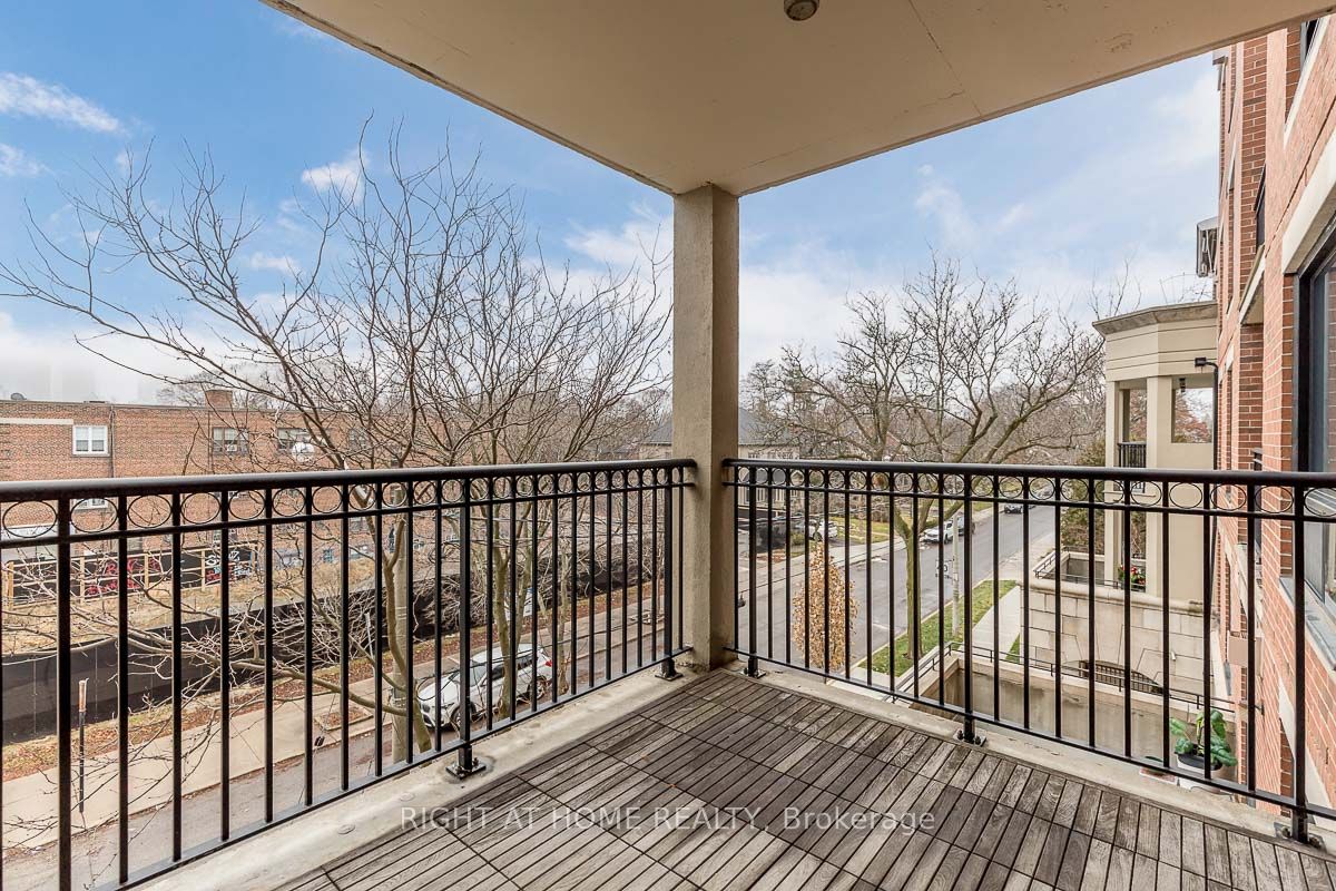 2 Alexandra Boulevard, #303
