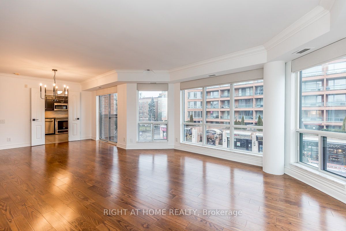 2 Alexandra Boulevard, #303
