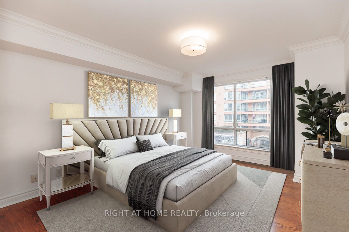 2 Alexandra Boulevard, #303