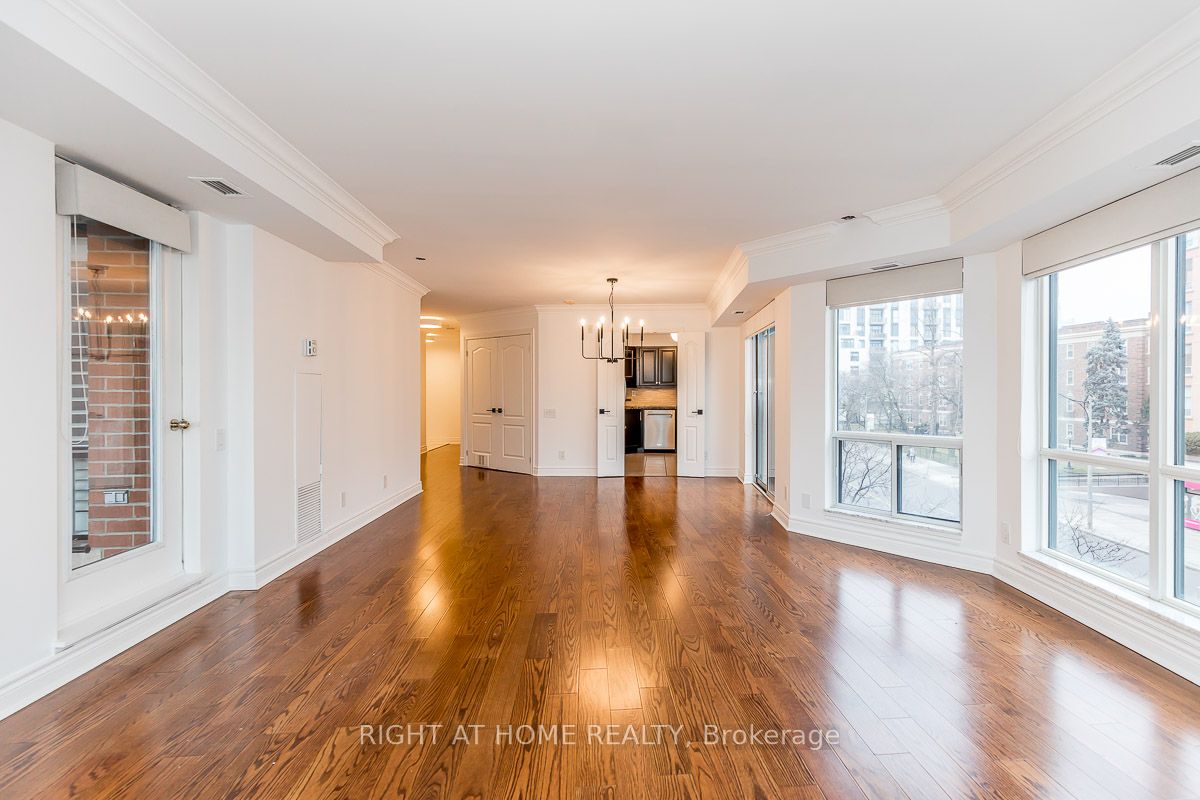 2 Alexandra Boulevard, #303