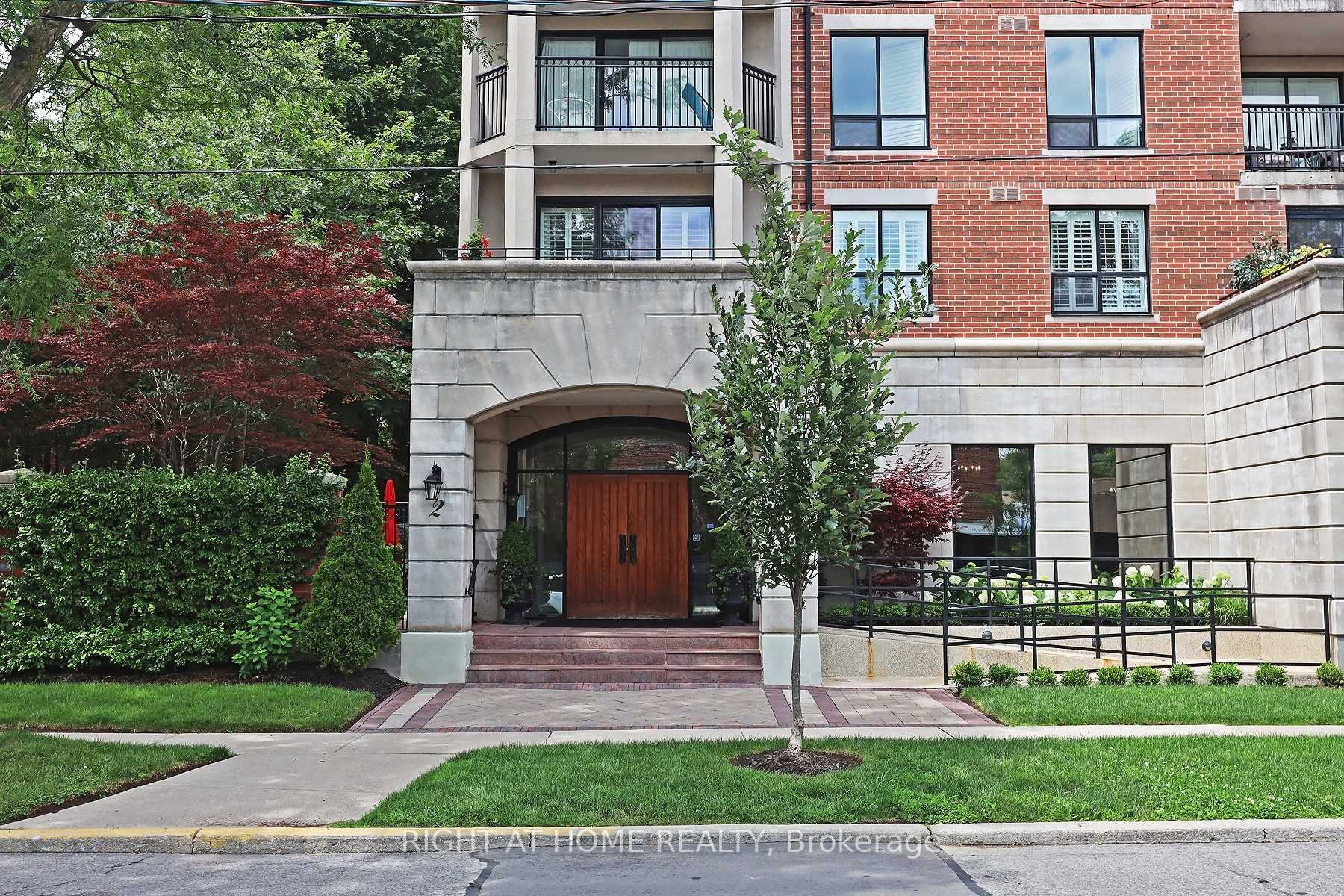 2 Alexandra Boulevard, #303